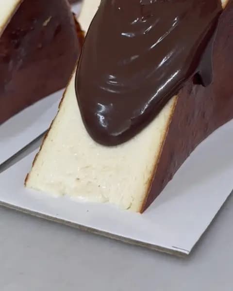 Cheesecake dilimi